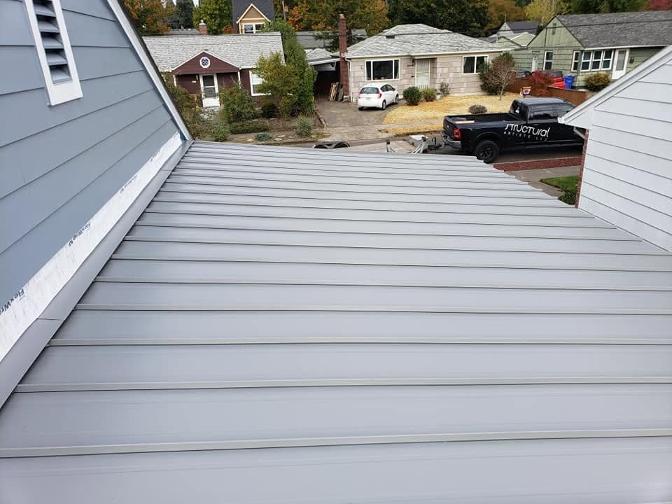 Hotel roof replacement in Lake Oswego